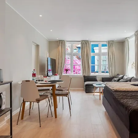 Apartman Newly Renovated 1 Bedroom In Heart Of