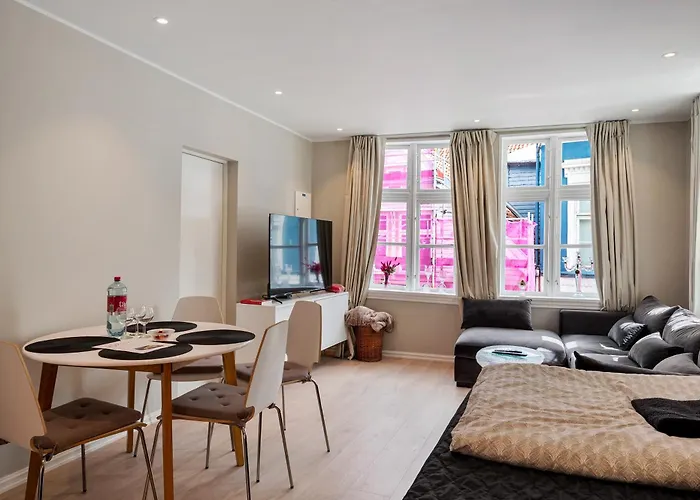 Newly Renovated 1 Bedroom In Heart Of