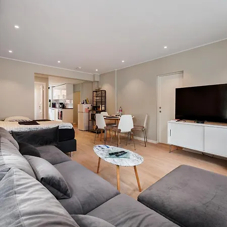 Newly Renovated 1 Bedroom In Heart Of