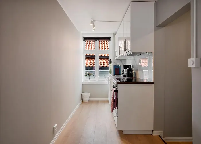 Newly Renovated 1 Bedroom In Heart Of *
