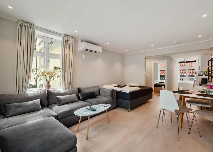 Newly Renovated 1 Bedroom In Heart Of *