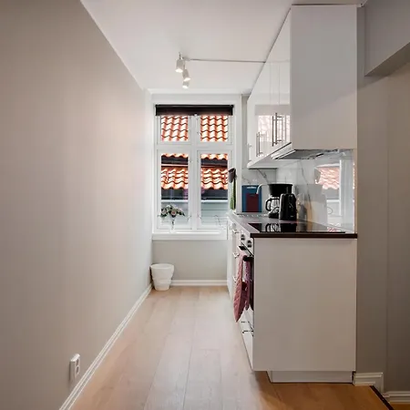 Newly Renovated 1 Bedroom In Heart Of *